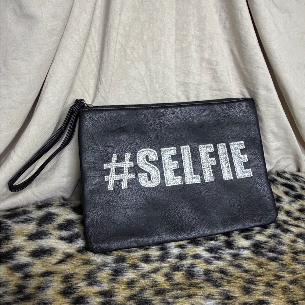 #SELFIE Black Wristlet Clutch